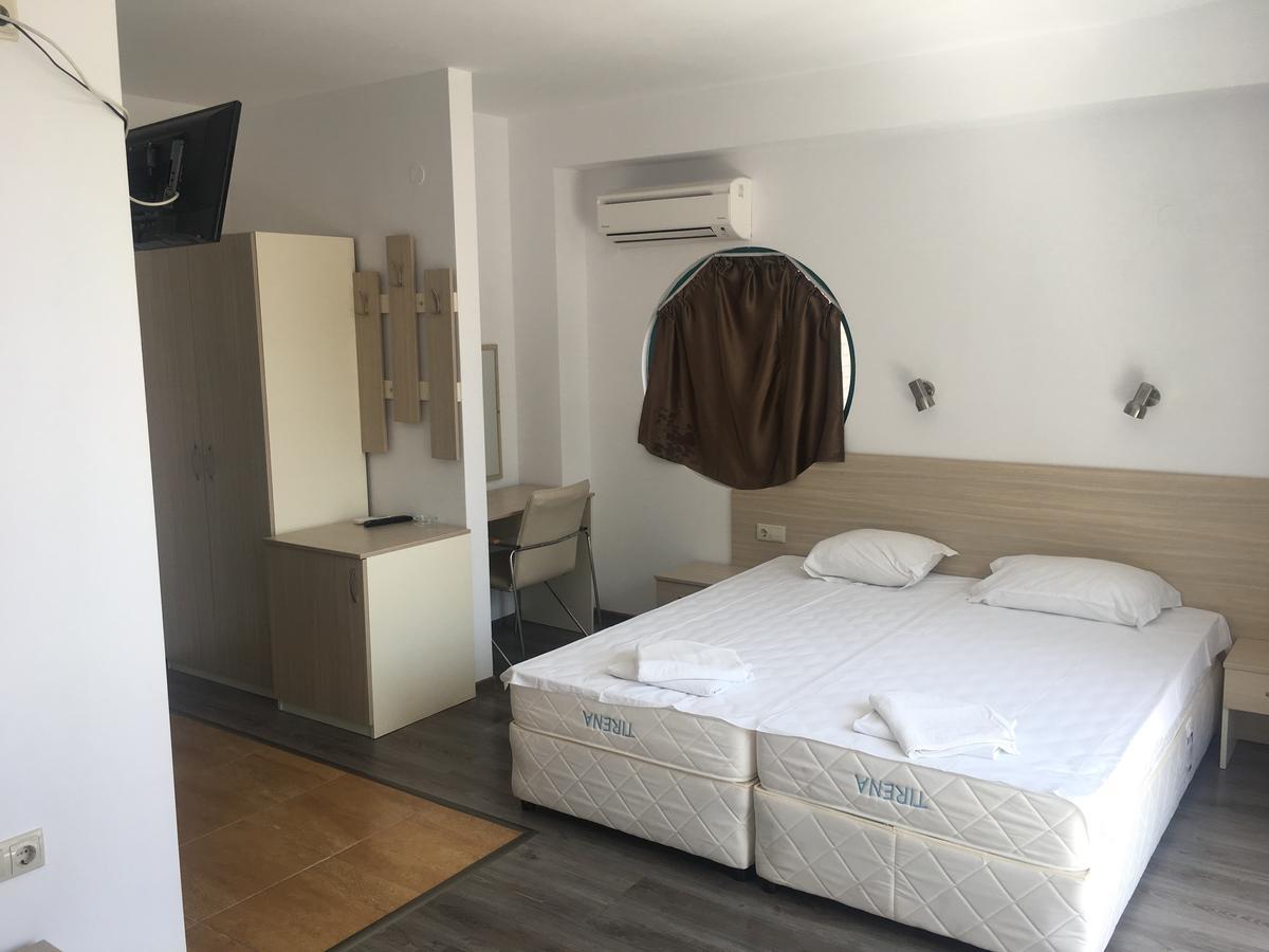 Hotel Largo Slântsjev Brjag Eksteriør bilde